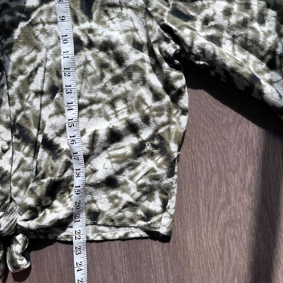 INC International Concepts Print Cropped Button-Down Shirt with Front Knot - Picture 9 of 13